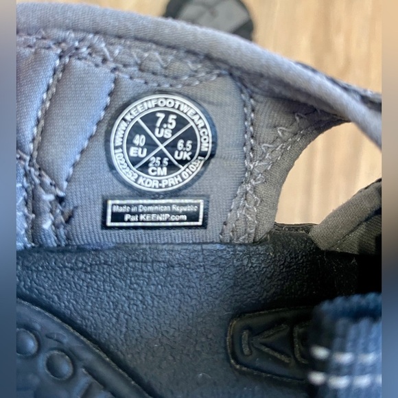 Disney Christmas 2025 Lil Rin Rin Plush Badge Red New